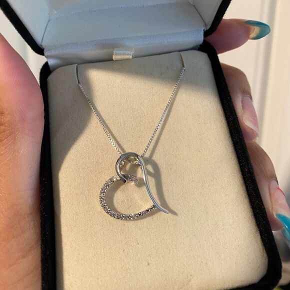 Kay Jewelers Diamond Heart Necklace - Picture 1 of 8